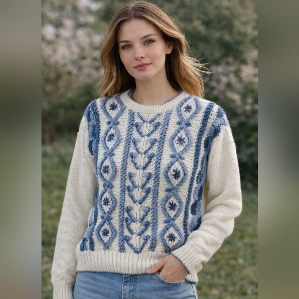 Vintage Cream & Blue Chunky Knit Sweater Hand KnitSize Medium 90s Y2K Grannycore